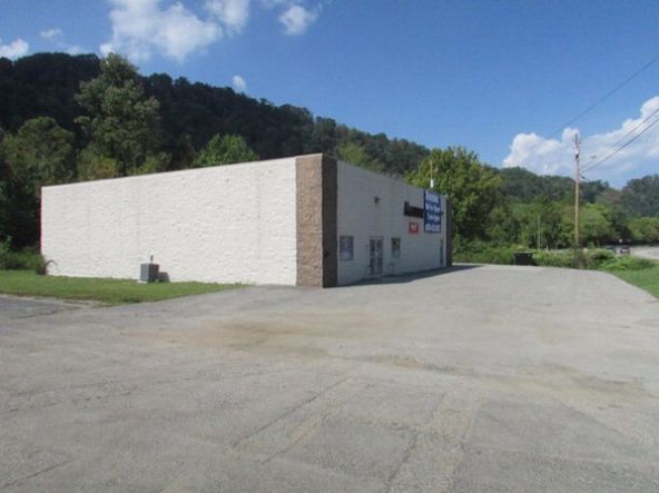 1296 S Mayo Trl, Pikeville, KY 41501